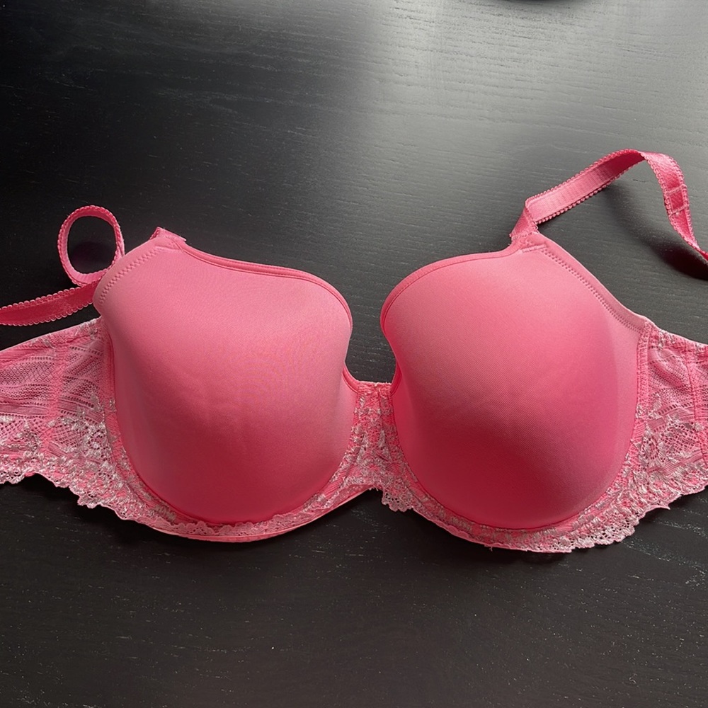 Wacoal BEAUTIFUL!! Embrace Lace bra — 36G